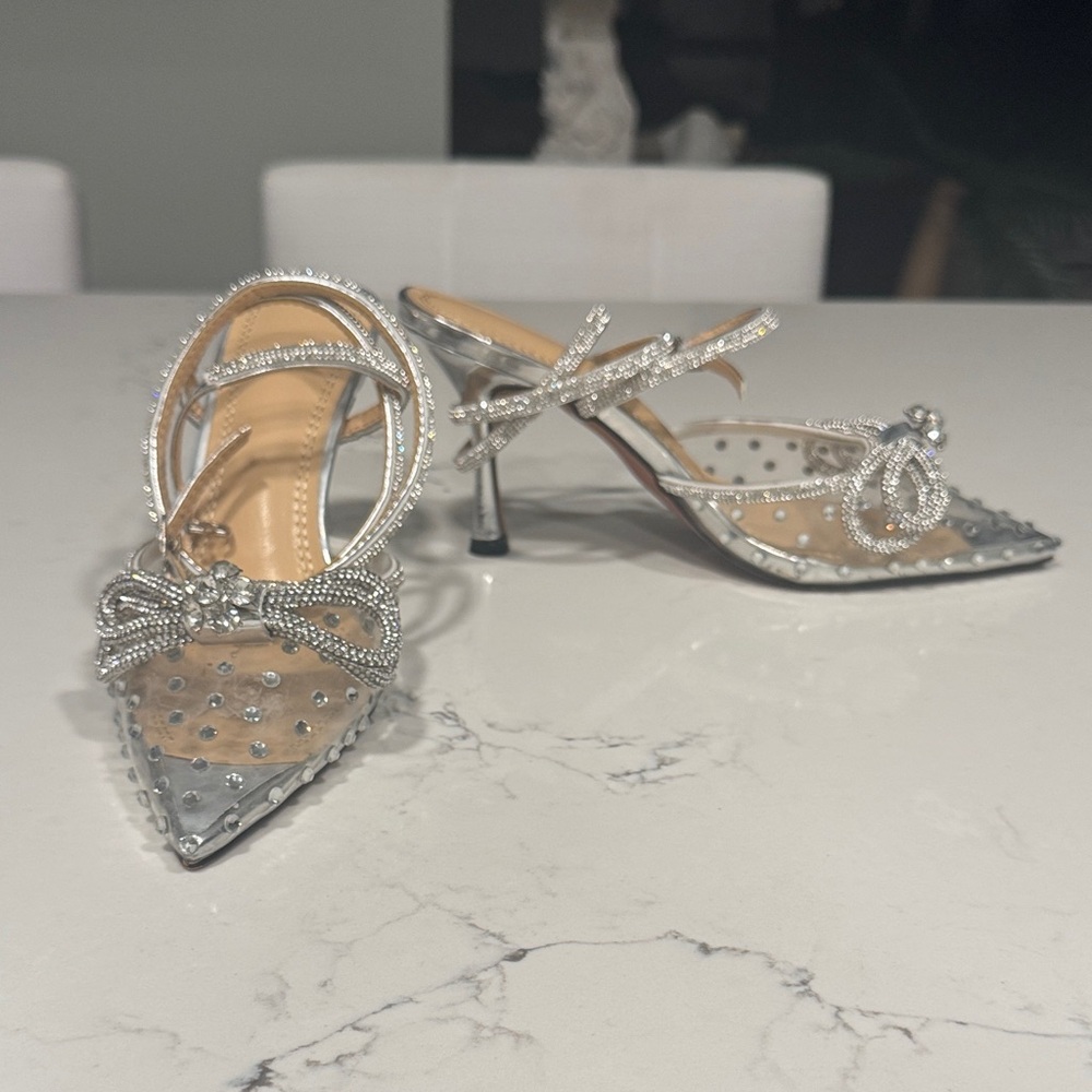 NWOT Transparent Silver Rhinestone Bow Wrap Strap Pointed-Toe Heels